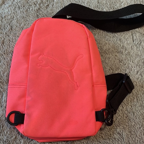 Puma Crossbody ๐ - Picture 4 of 4